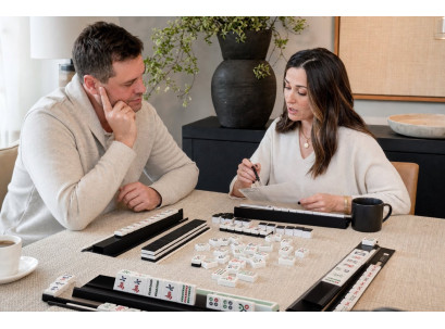 American Mahjong for Curious Beginners: What Feels Different From the Moment You Sit Down